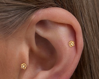 Titanium Flower Labret Stud Earring • Flat Back Earring • Helix Earring • Tragu • Cartilage Earring • Nose Ring • Gift for Her