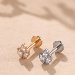 Puces d'oreilles labret en titane • Boucles d'oreilles feuille à l'arrière plat • Boucle d'oreille hélice • Boucle d'oreille tragus • Boucle d'oreille cartilage • Anneau de nez • Cadeau pour elle