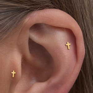 Titan Labret Kreuz Ohrstecker • Flache Rückseite • Helixohrring • Tragusohrring • Knorpelohrring • Nasenring • Geschenk für sie