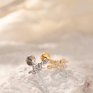 Titanium Labret Stud Earrings • Flower Flat Back Earrings • Helix Earring • Tragus Earring • Cartilage Earring • Nose Ring • Gift for Her