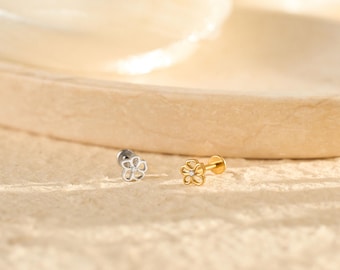 Titanium Flower Labret Stud Earring • Flat Back Earring • Helix Earring • Tragu • Cartilage Earring • Nose Ring • Gift for Her