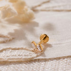 Titan Labret Ohrstecker • Flache Rückseite • Helixohrring • Tragusohrring • Knorpelohrring • Nasenring • Geschenk für sie