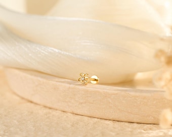 Titanium Flower Labret Stud Earring • Flat Back Earring • Helix Earring • Tragu • Cartilage Earring • Nose Ring • Gift for Her