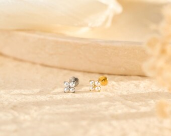 Titanium Pearl Labret Stud Earring • Flat Back Earring • Helix Earring • Tragu • Cartilage Earring • Nose Ring • Gift for Her