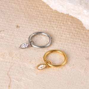 Pendentif Huggie Hoop en titane 18 g/16 g, créoles cartilage/conque/hélice, piercing Rook • piercing lambi