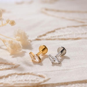 Titanium Labret Stud Earrings • Flat Back Earrings • Helix Earring • Tragus Earring • Cartilage Earring • Nose Ring • Gift for Her