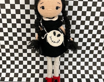 Muñeca Crochet Wednesday Addams, muñeca Crochet Enid, muñeca hecha a mano, crochet Wednesday Addams, juguete relleno gótico para niños o adultos,