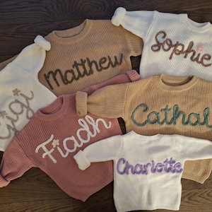 Personalised Embroidered Baby Sweatshirt baby name Jumper Custom Embroidery Personalised knit Sweatshirt baby name knit sweatshirt zdjęcie 1