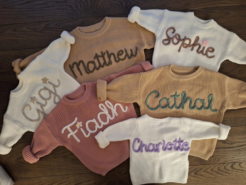 Personalised Embroidered Baby Sweatshirt baby name Jumper Custom Embroidery Personalised knit Sweatshirt baby name knit sweatshirt zdjęcie 1