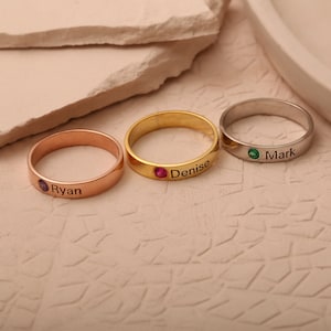 Personalisierter Geburtsstein Namensring mit Geburtsstein Minimalistischer Name Geburtsstein Stapelring Juni Geburtsstein Ring Mama Ring Ring graviert