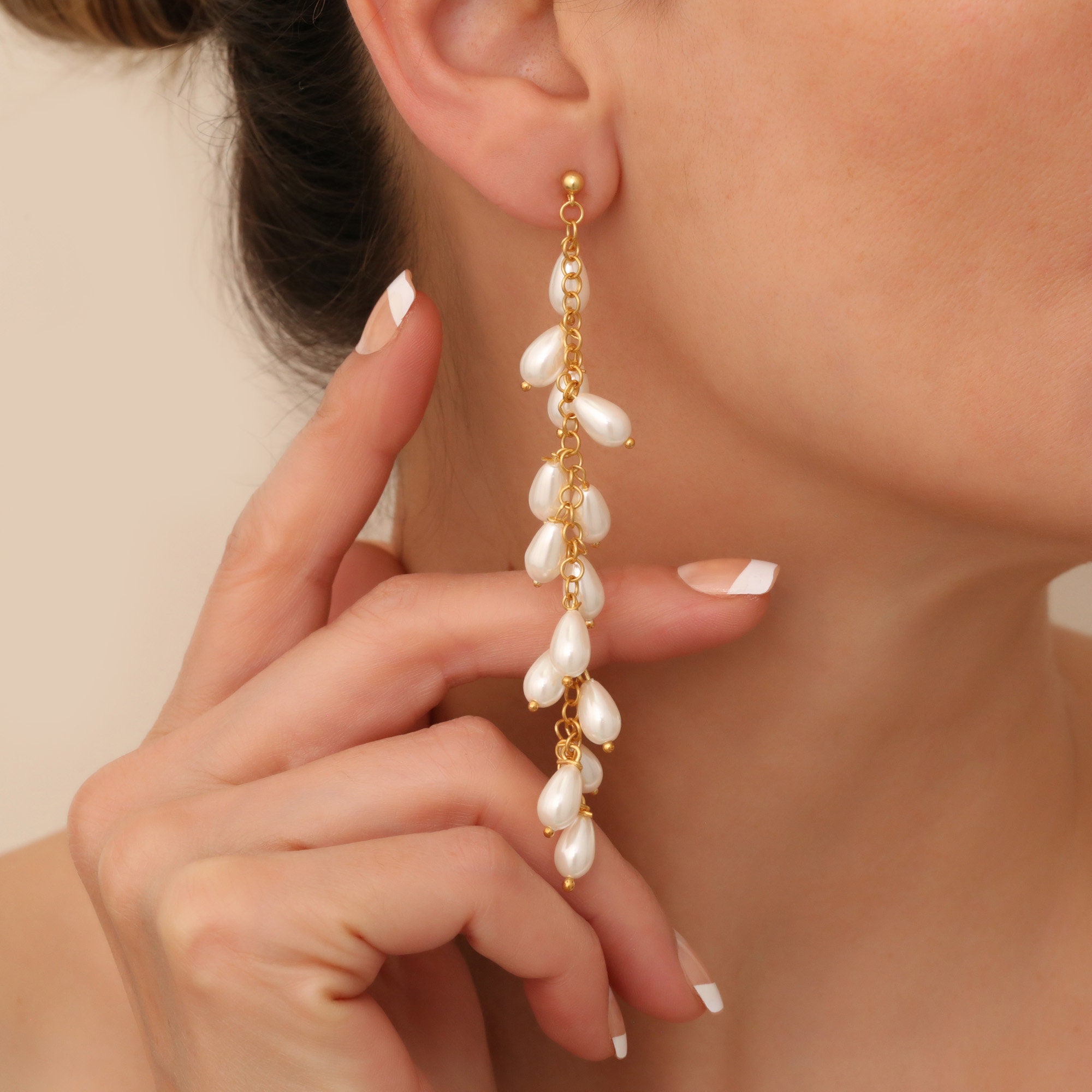 Risparmia alla grande su Orecchini Pendenti Con Fiori Di Cristallo Delicati Perle Di Cristallo Di Fiori Dolci Orecchini Per Gocce Per Donne Girls