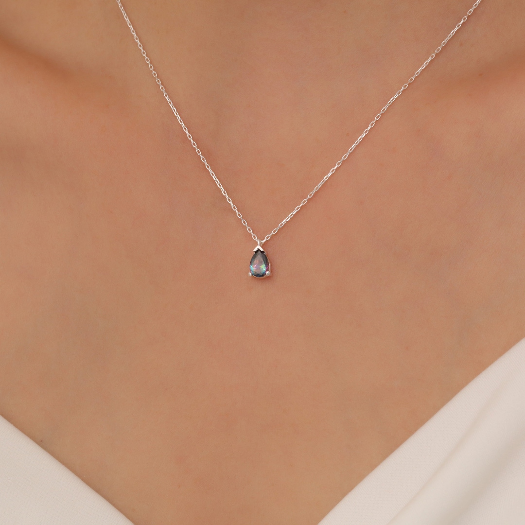 Collana con ciondolo a forma di luna, topazio mistico, gemma, falce di Collana con ciondolo a forma di luna, topazio mistico, gemma, falce di