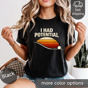 Camiseta "Eu Tinha Potencial" com Estampa Engraçada de Caracol, Camiseta com Gráfico Retrô de Pôr do Sol, Presente com Humor Sarcástico sobre Esgotamento, Camiseta com Frase de Meme para Introvertidos, Unissex