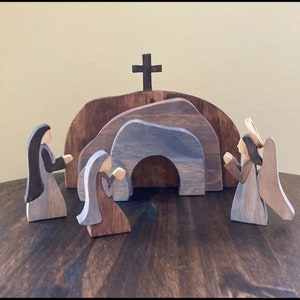 Easter Resurrection: Wooden Nativity Set with Empty Tomb – Ideal for Home, School, and Study Groups