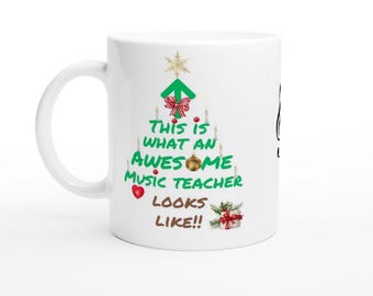 Taza de profesor de música navideña: Diseño de árbol festivo