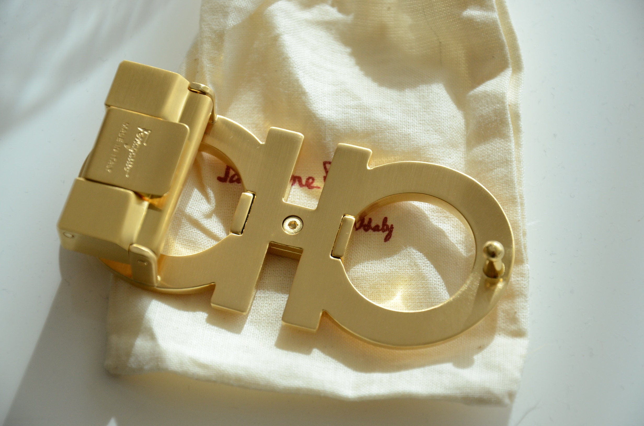 salvatore ferragamo belt gold