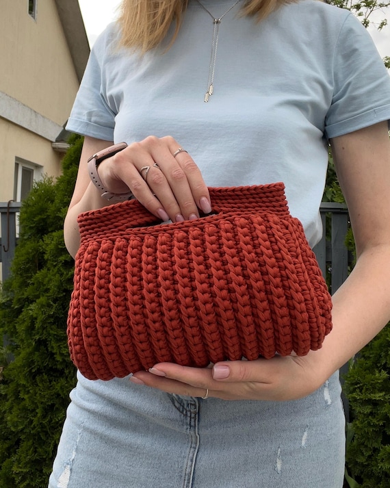 Crochet T-Shirt Yarn Bag Pattern + Video Tutorial, DIY Crochet Purse