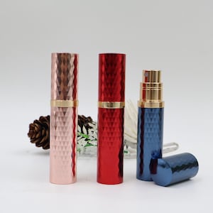 Geometric Perfume Atomizer – Refillable Travel Spray, Diamond Texture