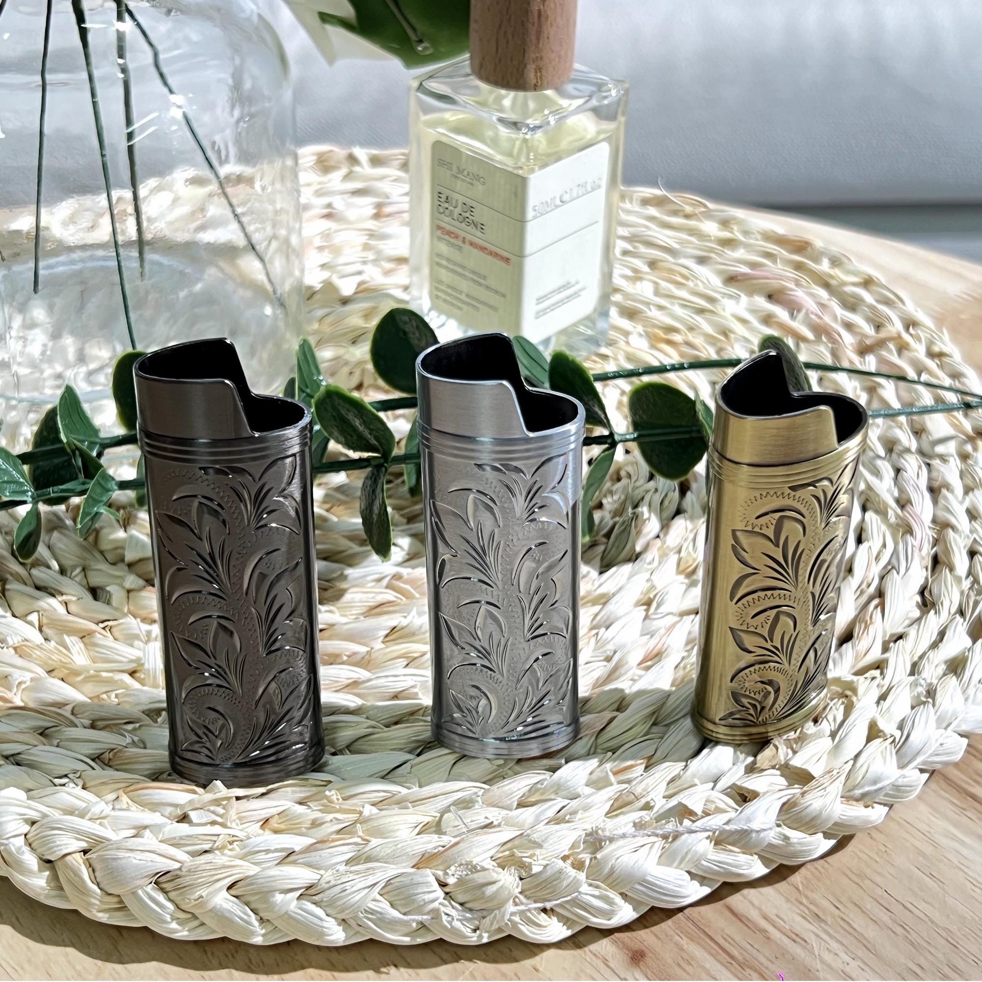 Vintage Zinc Alloy Lighter Case with Engraved Floral Pattern-Retro Copper, Silver, and Brass Lighter Holders-Handcrafted Carved Lighter Case