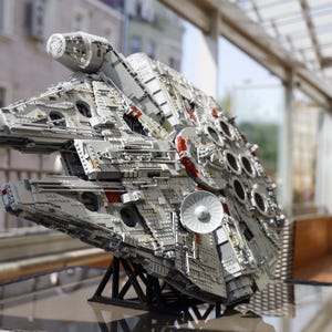Stand Display for Lego Millennium Falcon 75192