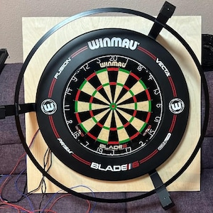 AutoDarts kamerafästen: Kompatibel med Winmau Plasma och Target Corona