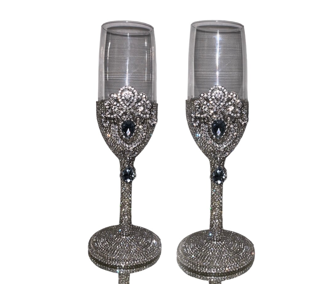 Beautiful Champagne Glasses for Toasting Set of 2 for Bride and Groom