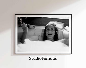 Pretty Woman Movie Poster: Julia Roberts Bathtub Print