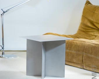 Aluminium bijzettafel / Moderne metalen tafel / Krantenrek / Minimalistische salontafel / 3-in-1 meubel / 40 cm