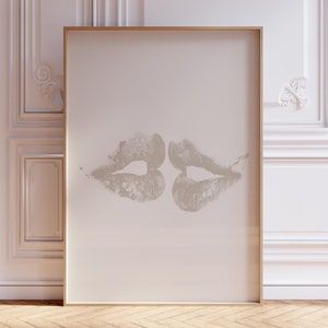 Trendy Lippenstift küsst Druck, BEIGE Mund küsst Plakat, Zungenkuss druck, KISS LIPS Trendy Retro Kiss Lips, Wohnungsästhetik