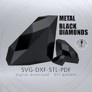 Puede incluir: Tres formas de diamantes negros, representadas en 3D, con el texto "METAL BLACK DIAMONDS" y "SVG-DXF-STL-PDF descarga digital - patrón de bricolaje" debajo. Un logotipo para "LASER FORM DESIGN" se encuentra en la esquina superior derecha.