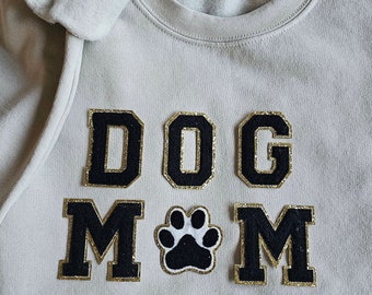 Chenille DOG MOM Paw Print Sweatshirt Dog Mom Crewneck Dog Mom T Shirt Dog Mom Patch Paw Print Shirt Dog Lover Gift Dog Lover Sweatshirt