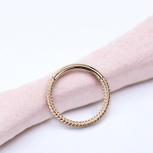 16 g roségouden septumring, gedraaid touw stijl scharnierende ring titanium segment septum clicker ring piercing, neuspiercing lichaamssieraden