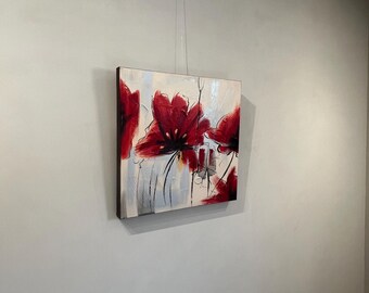 Quadro contemporaneo con fiori rossi, tecnica mista su tela tesa, quadrato di 60 cm, astratto, decorazione murale con fiori.