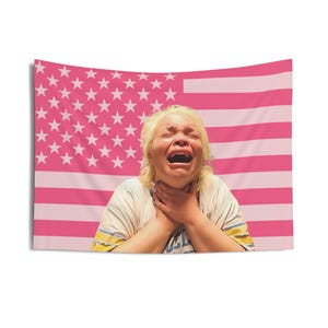 Trisha Paytas ピンクのアメリカ国旗タペストリー、美しい部屋の装飾、面白い部屋の装飾、Trisha Paytas ギフト