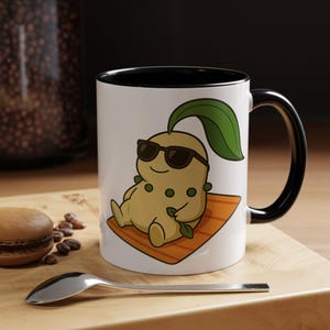 Chikorita Summer Mug – Cute Pokémon-Inspired Cup | Chikorita Sunbathing in Sunglasses | Kawaii Gift for Beach Lovers, Gamers & Anime Fans