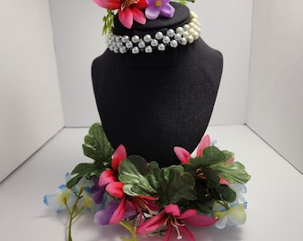 Stilvolles, elegantes, mehrfarbiges Flaux Bead Choker Halsband mit Ombre Effekt Kreuz Beading Geschenk für Frau am Muttertag
