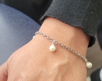 Simple faux pearl beaded bracelet, Gorgeous minimalist chain bracelet, Lobster clasp, adjustable