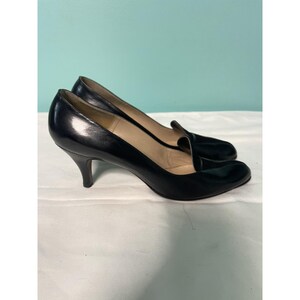 60s Vintage Stiletto Pumps Heels Size 7.5 Narrow Black Leather And Suede S-254 image 2