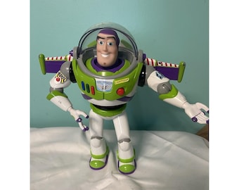 バズ・ライトイヤー アルティメット トーキングアクションフィギュア