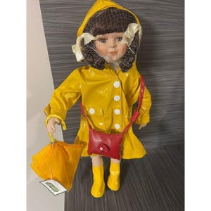 Vintage Gelbe Regenmantel Puppe mit Roter Geldbörse Sammler Figur @J