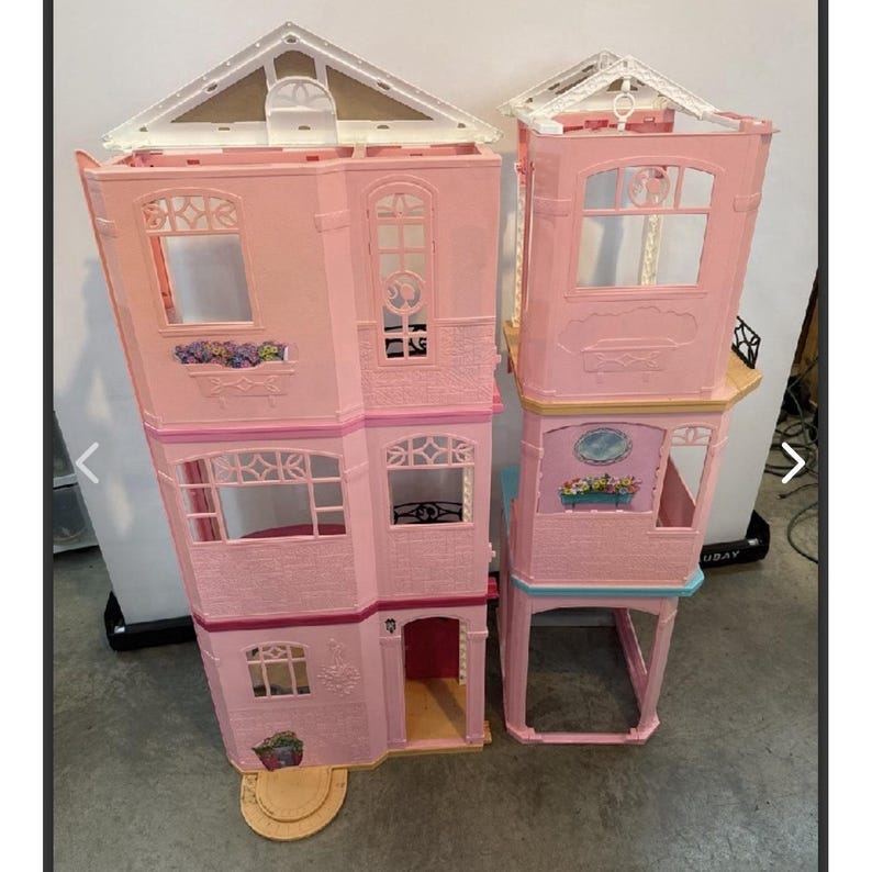 Barbie Townhouse With Elevatornull