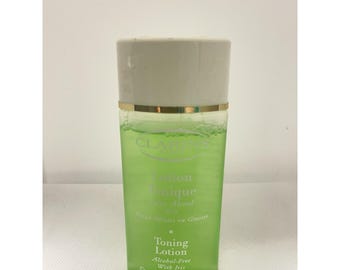 Clarins Toning Lotion Alkoholfrei mit mattem Finish wirkt fettig / glänzende Haut