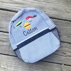 Gone Fischen Seersucker Rucksack - Jungen Monogramm Tasche - Seersucker Wickeltasche - Personalisierte Seersucker Tasche - Mit Monogramm Sersucker Tasche