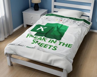 Freak in the Sheets Plush Blanket – Soft Velveteen Cozy Throw with Matte Finish, Humorous Gift for Couples, Bedroom & Living Room Comfort