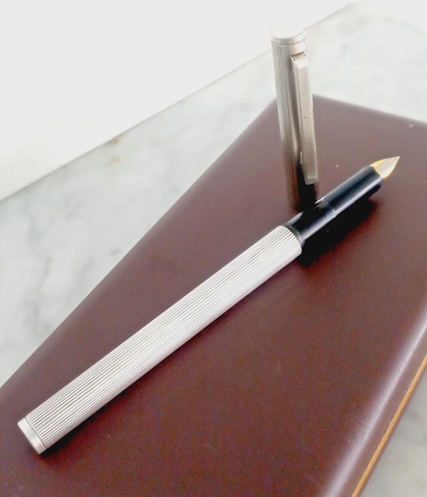 dunhill 万年筆 ペン先585 含むボールペン dunhill 万年筆 ペン先585 含むボールペン （Yahoo!オークション
