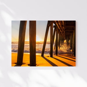 Digitaldruck, Alter Pier, Meer bei Sonnenaufgang, Maine, Old Orchard Beach Wall Art, Maine Wanddekor, New England Foto, Wandkunst für das maritime Zuhause