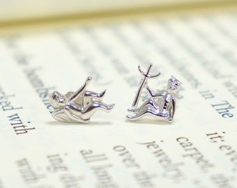 Delicati orecchini a bottone con angelo e diavolo, adorabili orecchini a pressione spaiati con cherubino e demone in argento S925, orecchini gotici di Halloween, orecchini a bottone cosplay