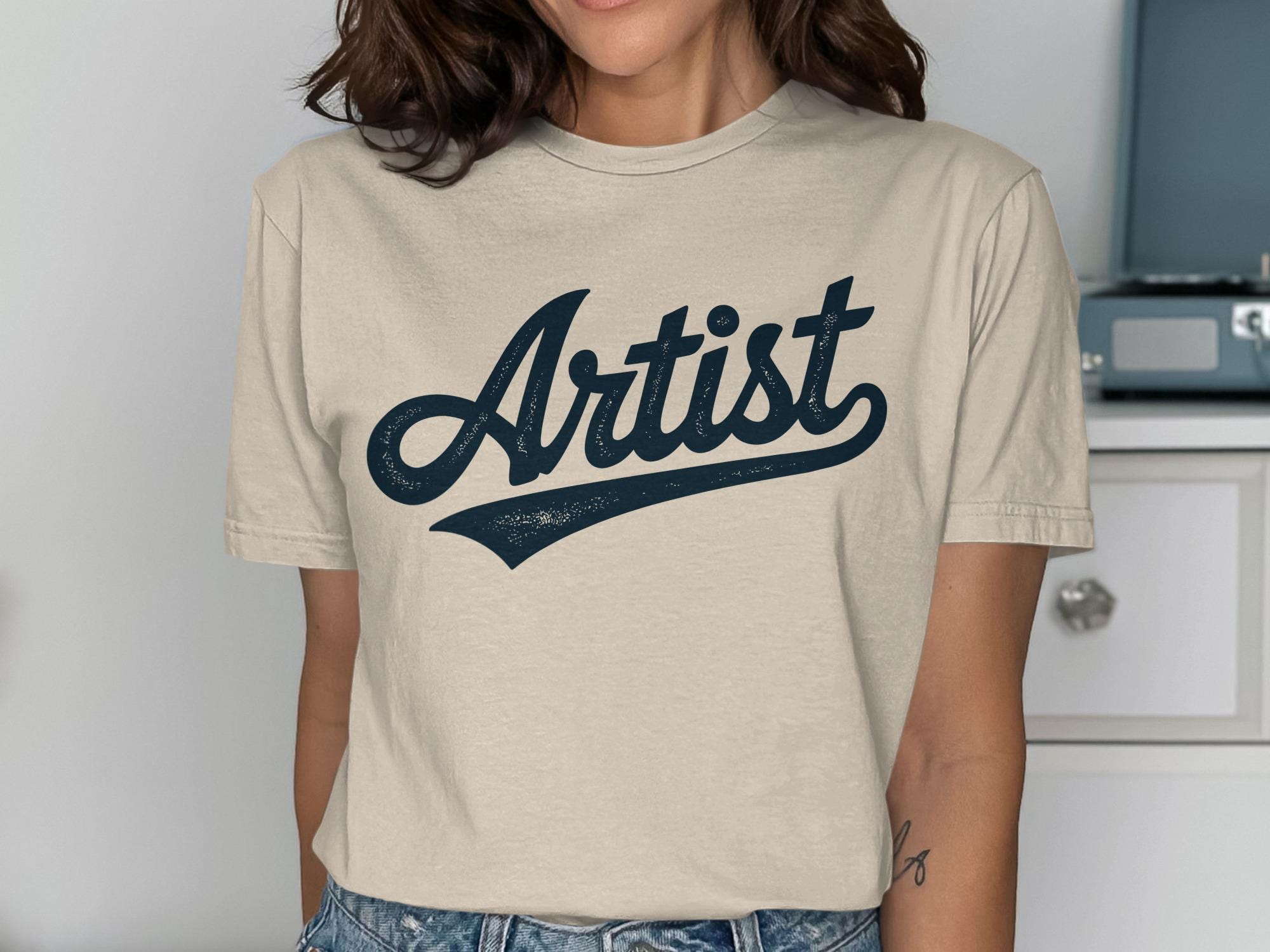 Retro Artist Shirt: Vintage Script Tee, Art Teacher Gift - Etsy