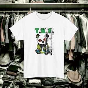 Camiseta gráfica de oso panda tímido, camiseta de dibujos animados de grafiti, camiseta unisex de calle, camiseta gótica, camiseta informal de algodón de manga corta, panda de dibujos animados