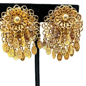 Vintage Cha Cha Dangle Filigree Floral Flower Drop Chandelier Gold tone Clip On earrings